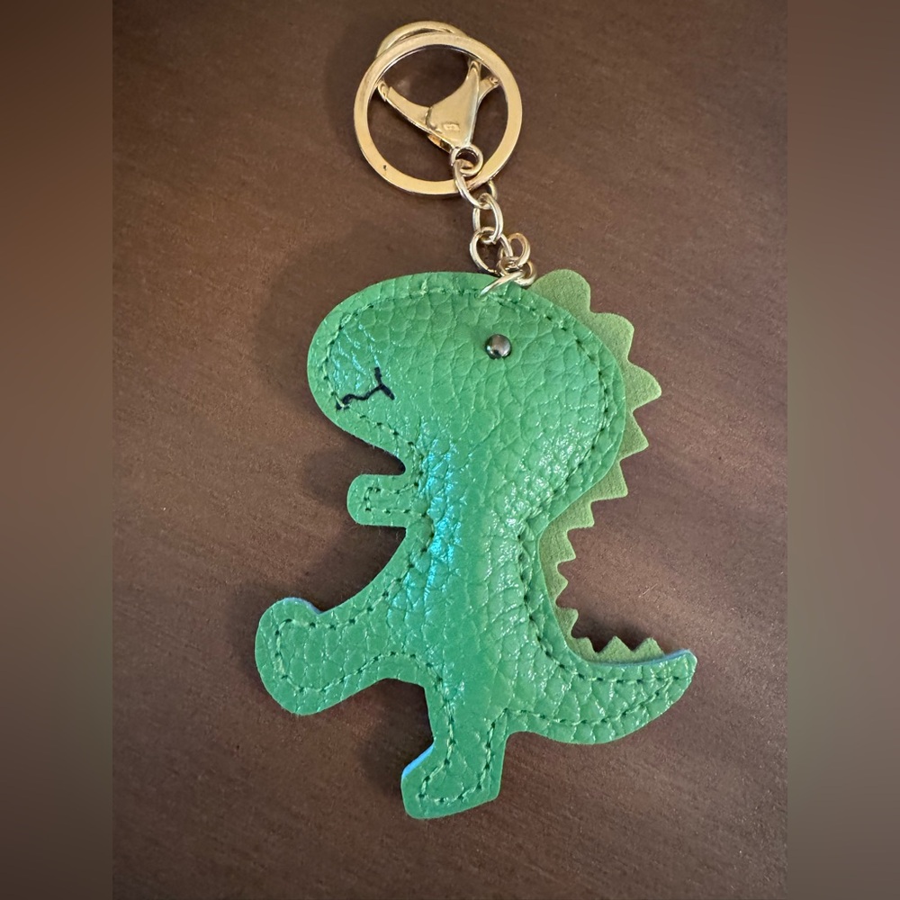 Green Dinosaur Keychain - Picture 4 of 4